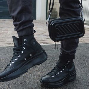 Converse Monocolor Leather Run Star Hike